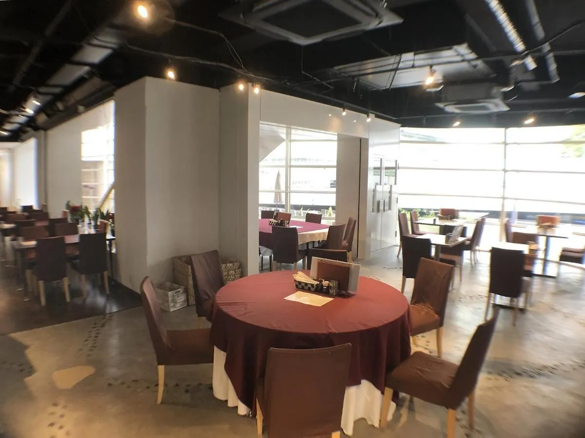 אוסקה Naniwanomiya Hotel 3*,  יפן